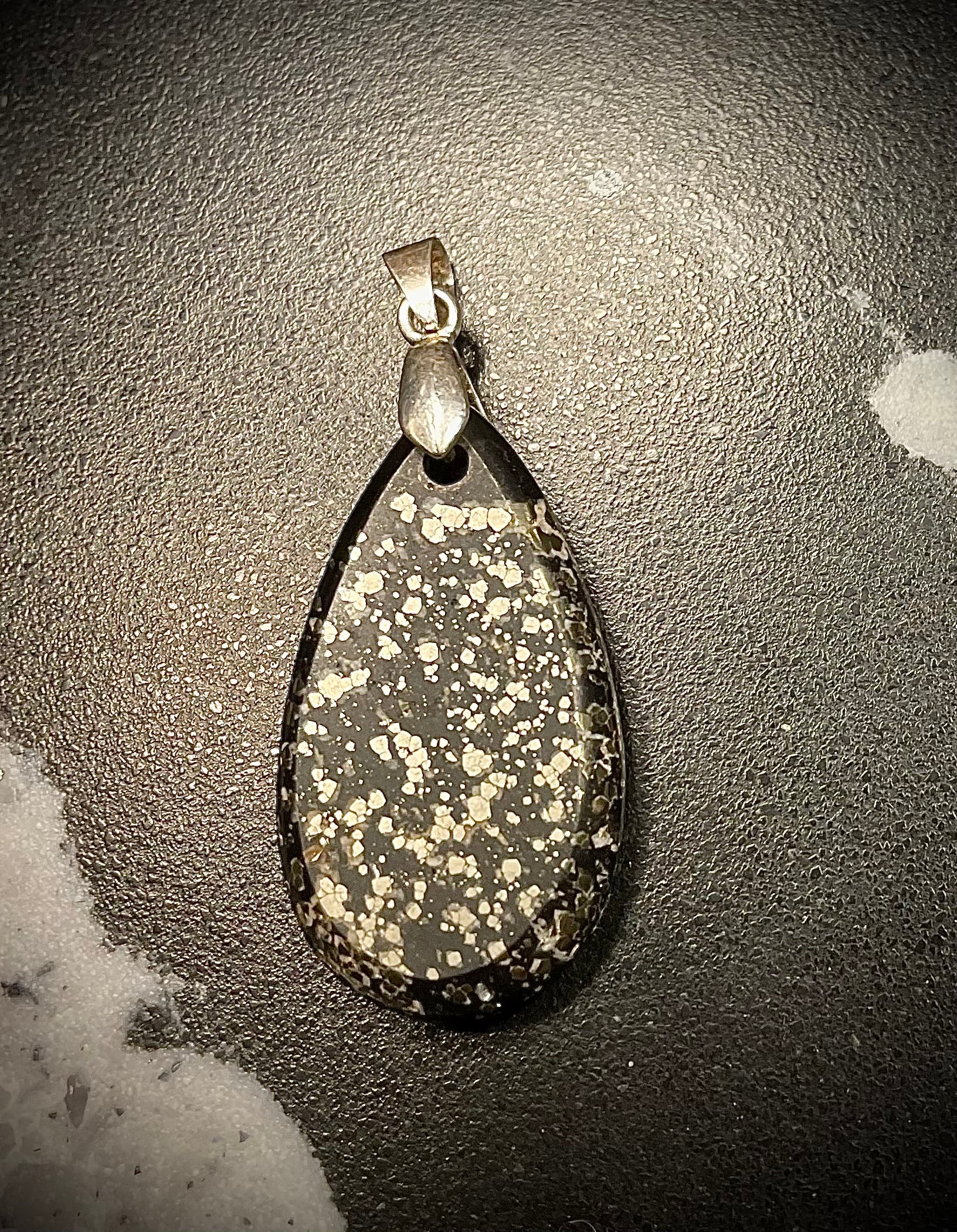 Pyritschiefer de Chamoson, VS (Argilite à Pyrites)