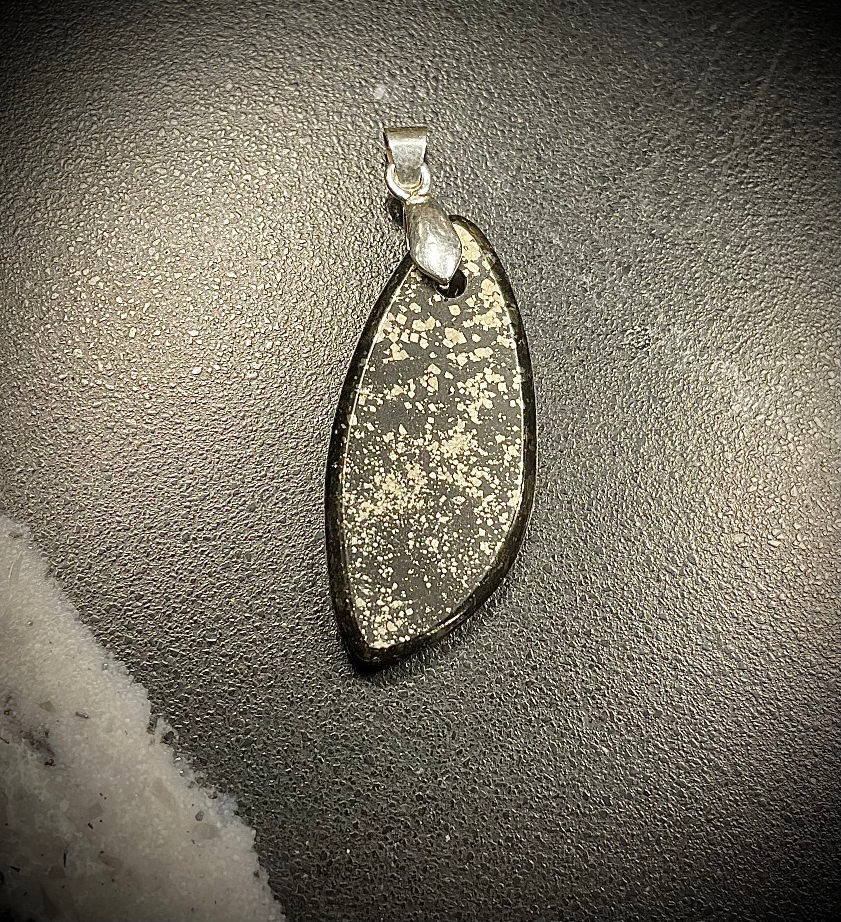 Pyritschiefer de Chamoson, VS (Argilite à Pyrites)