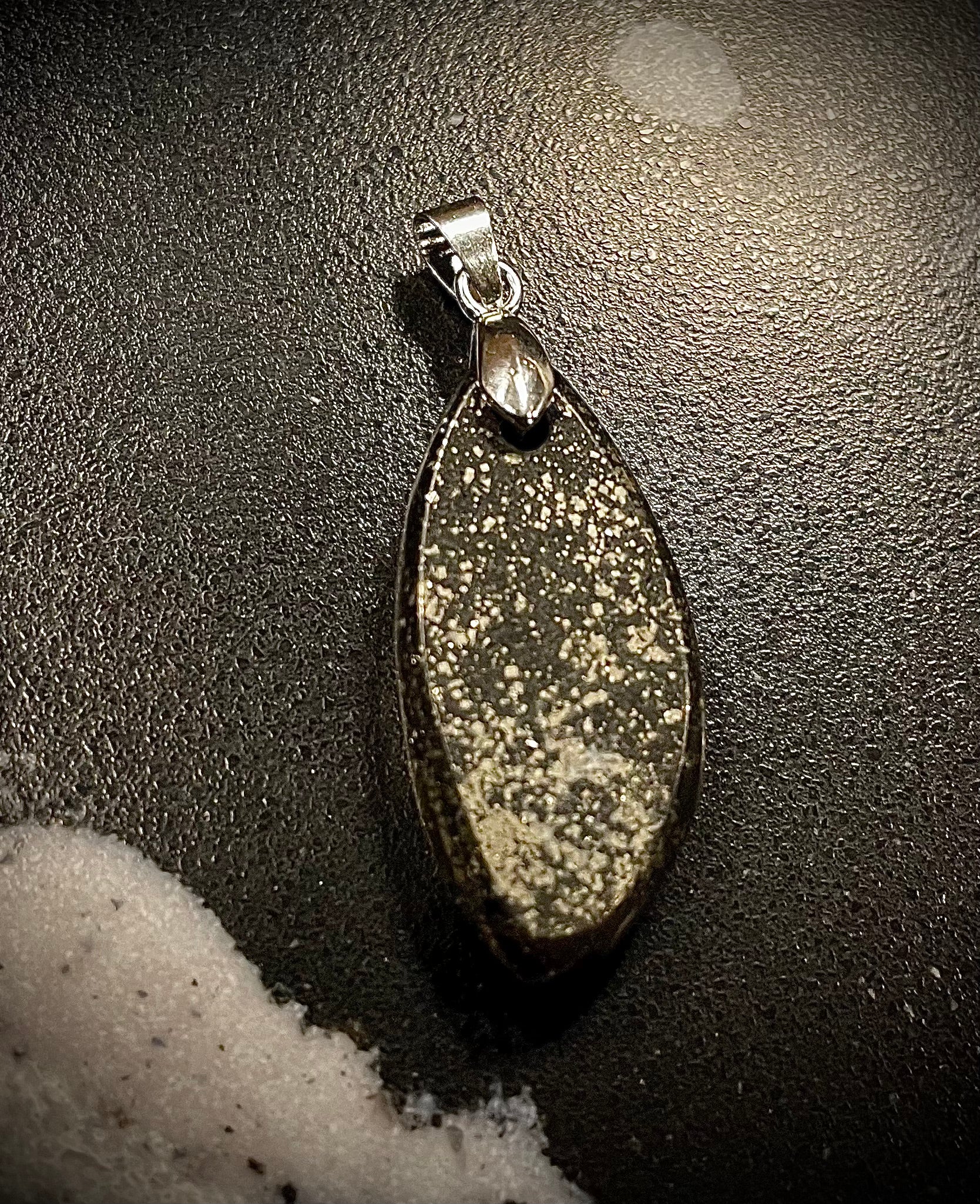 Pyritschiefer de Chamoson,VS (Argilite à Pyrites)