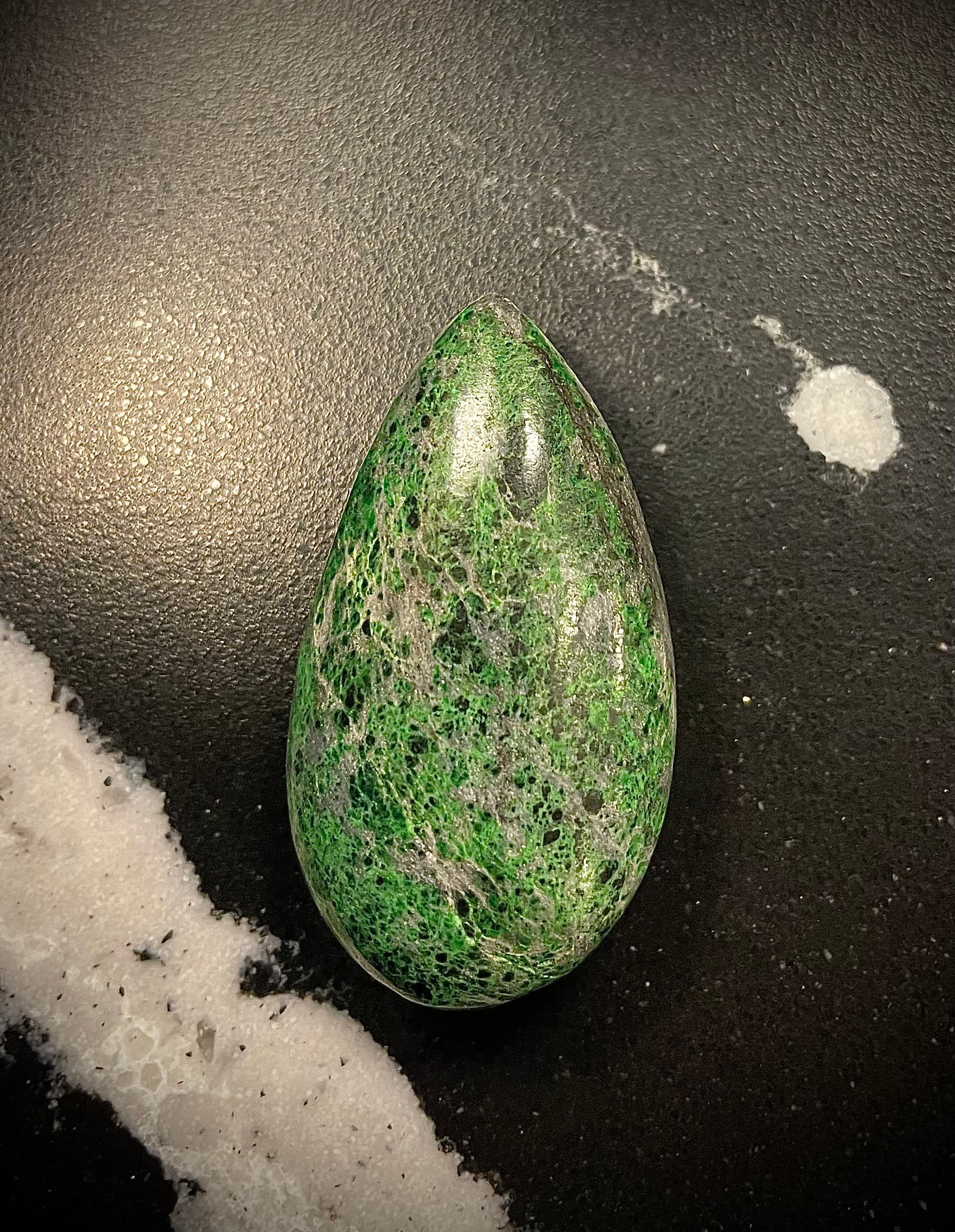 Uwarowite de Zermatt (VS)