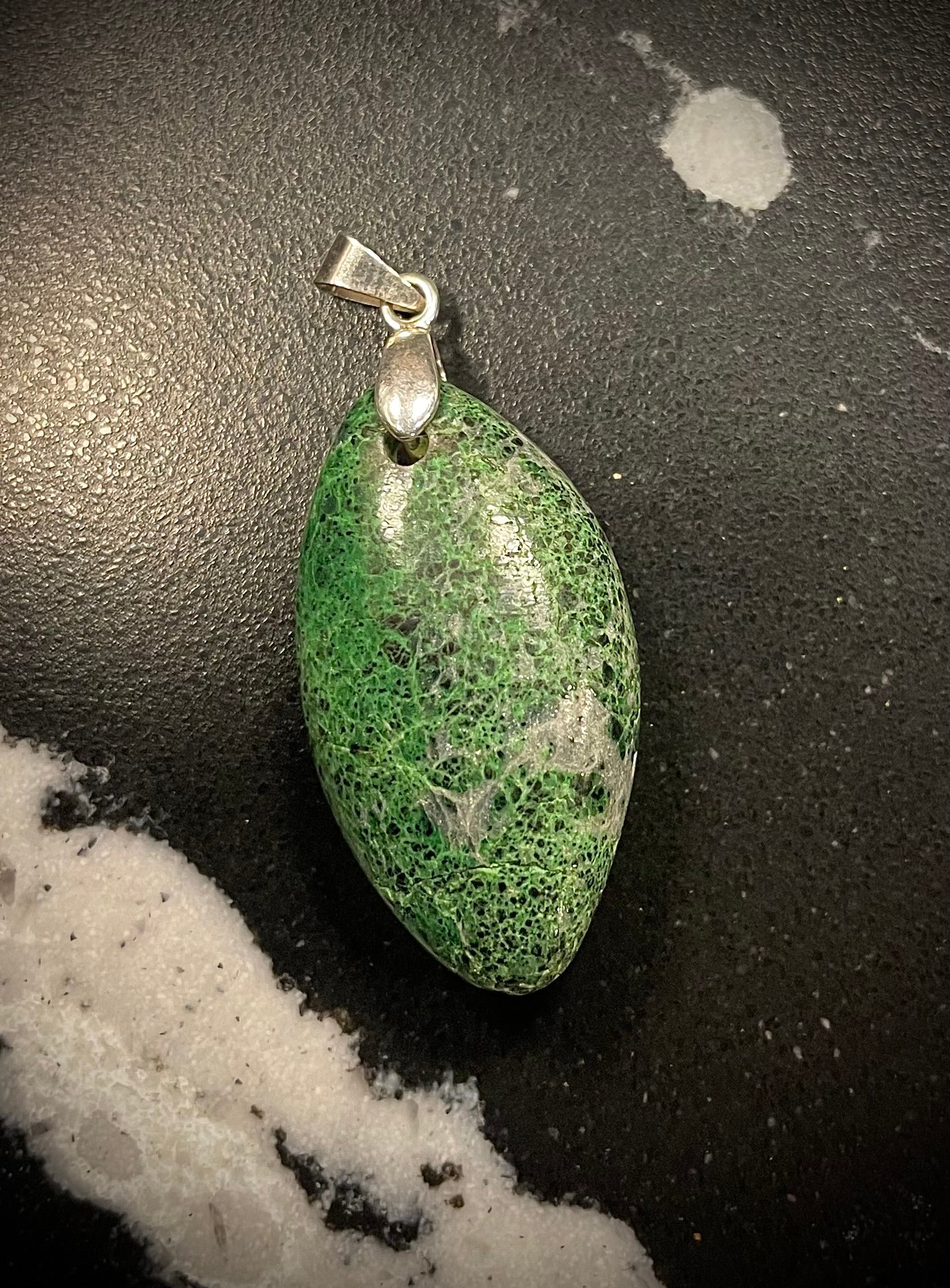 Uwarowite de Zermatt (VS)