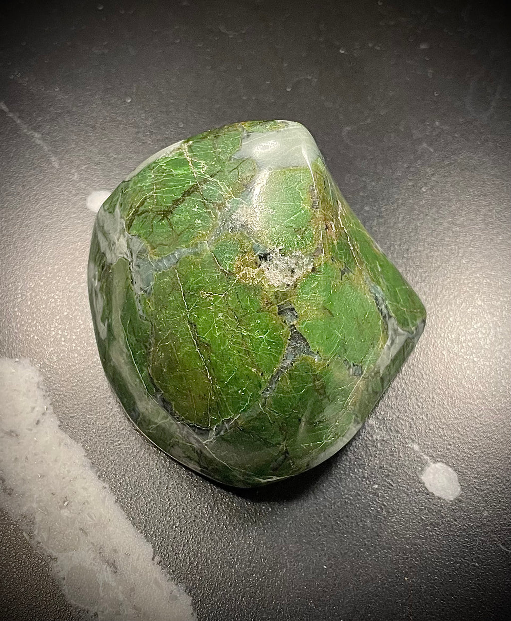 Smaragdite (Allalin Gabbro) du Mattmark, VS / Grande pierre